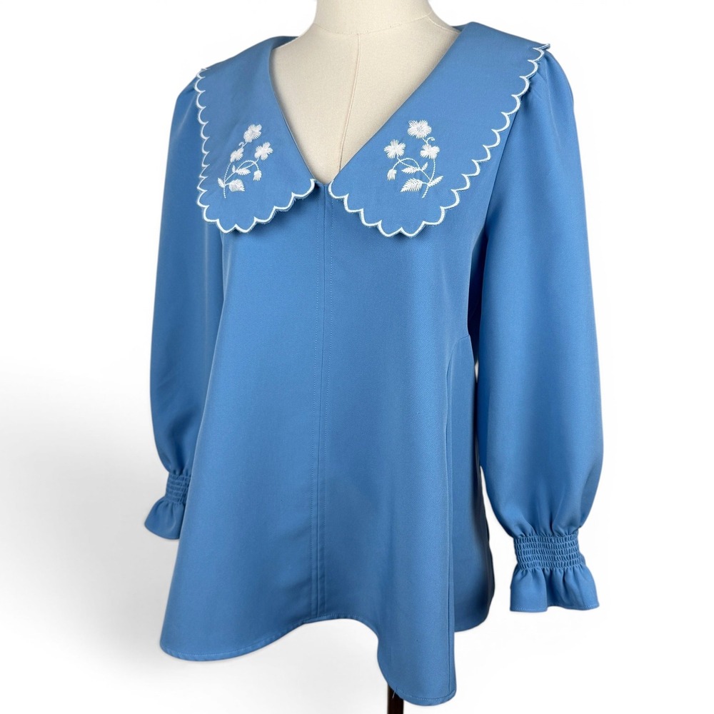 Tuckernuck Blue Embroidered Peter Pan Collar Blouse Scalloped‎ Cottagecore Top M